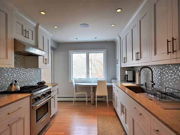 3rd image of 155 Hill St APT 9
