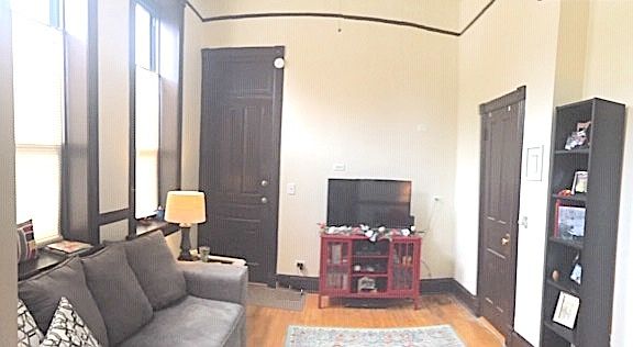 5th image of 1607 W Julian St #1R