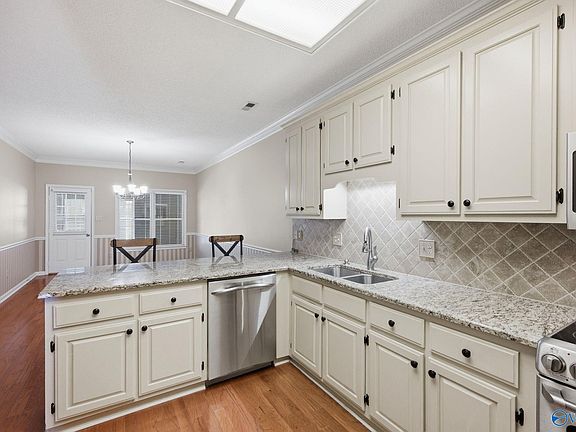 5th image of 1615 River Bend Pl SE