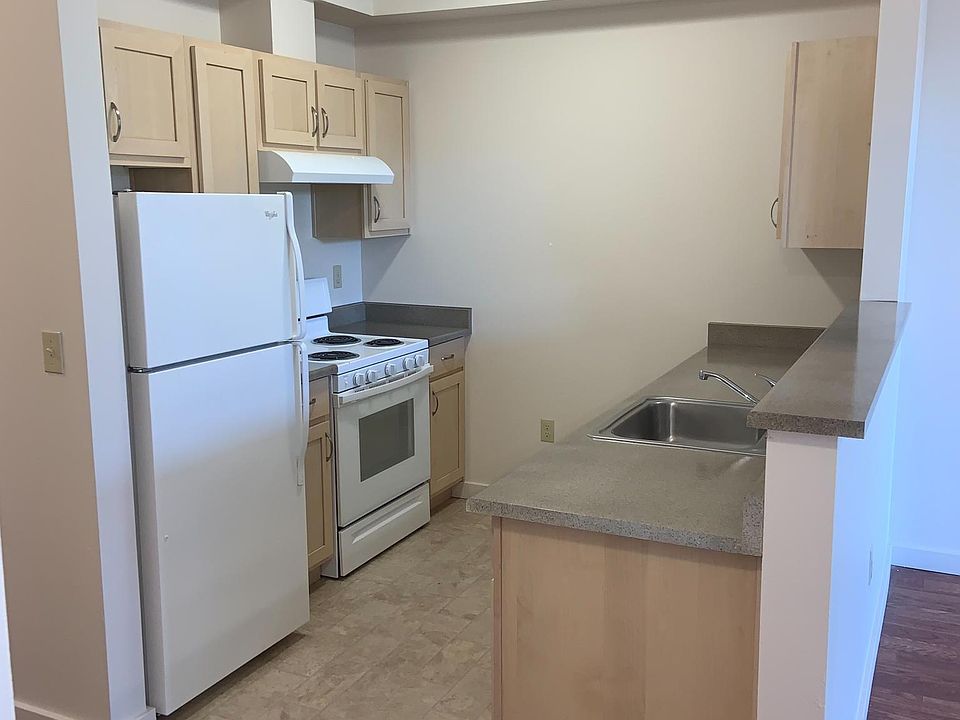 1st image of 783 NW Naito Pkwy #324