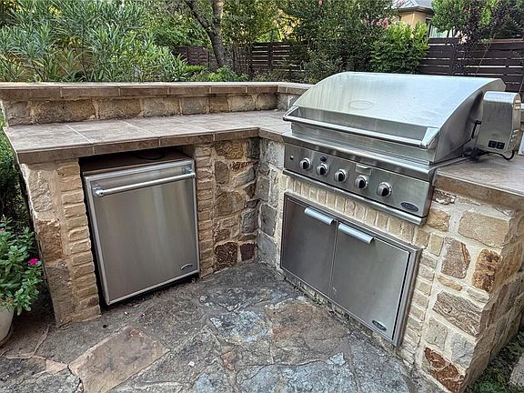 4th image of 816 Stonewall Ridge Ln