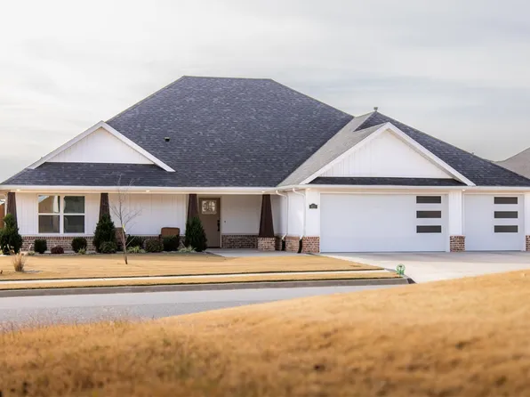 611 Morgan St, Centerton, AR 72719