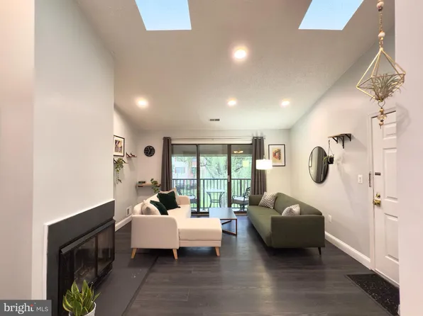 11 Poillon Ct, Lawrence Township, NJ 08648