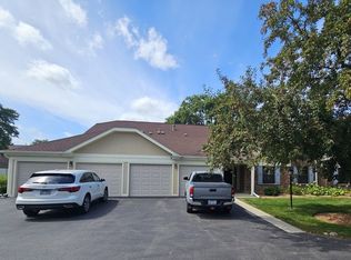 1062 Driftwood Ct APT B1, Wheeling, IL 60090