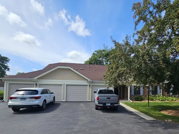 1062 Driftwood Ct APT B1, Wheeling, IL 60090