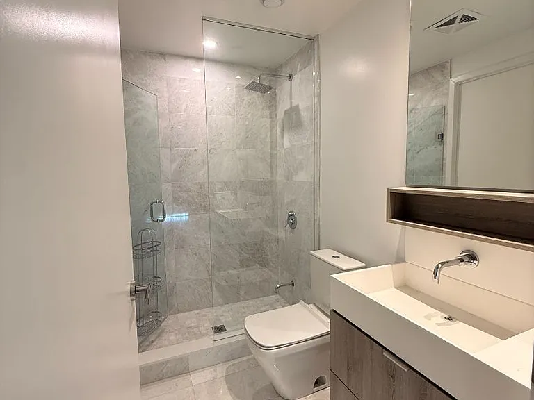 5 Soudan Ave #3406 — Photo 7
