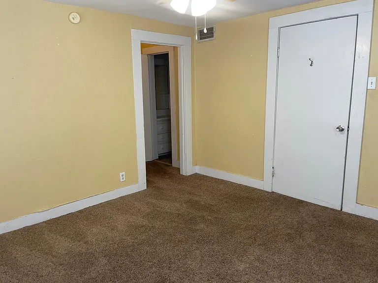 421 Kirkwood St — Photo 14