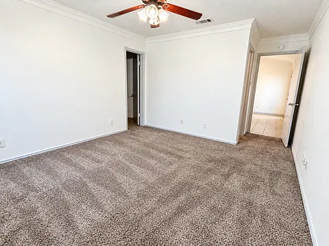 3 bed, 1033 sqft, $1,900 — Photo 4