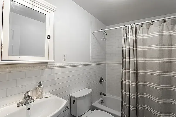 Rented by Bond New York | media 7