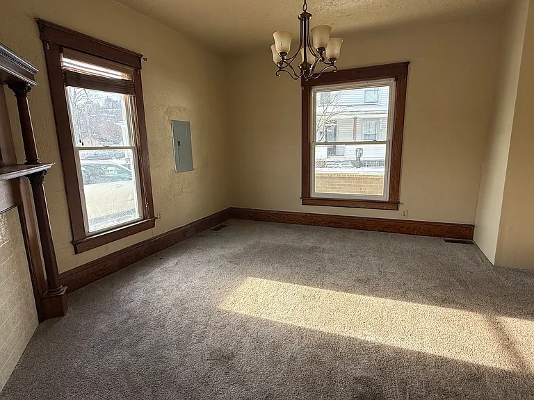 319 Clay St — Photo 9