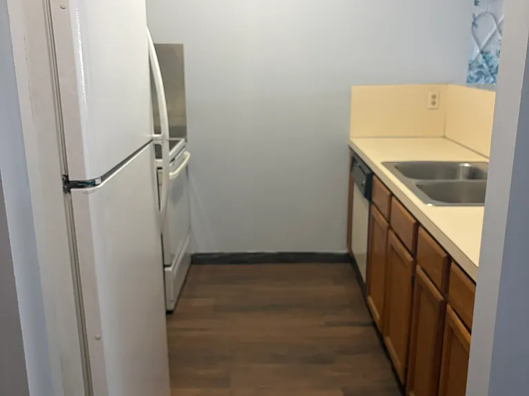 4724 S Creyts Rd #1 — Photo 9