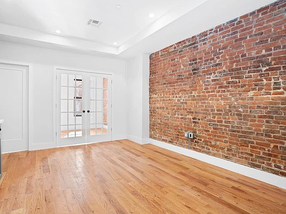 2nd image of 1385 Pacific St #2
