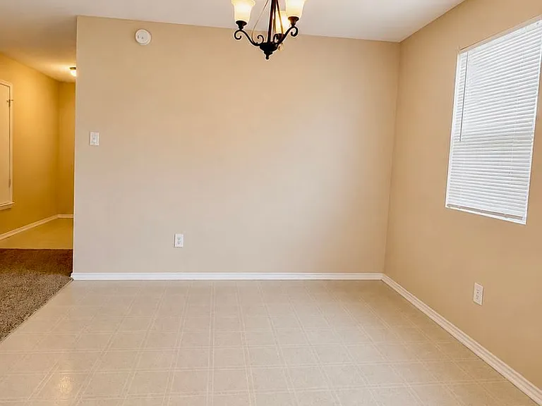 4602 Greyhound Dr — Photo 5