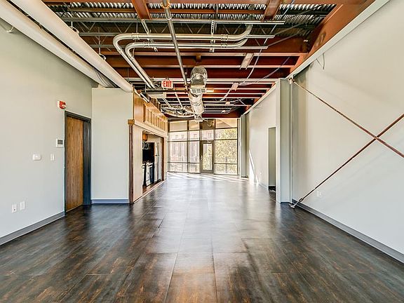 5th image of 1006 Houston St #300