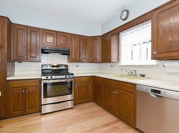 5th image of 1016 W Wildwood Dr