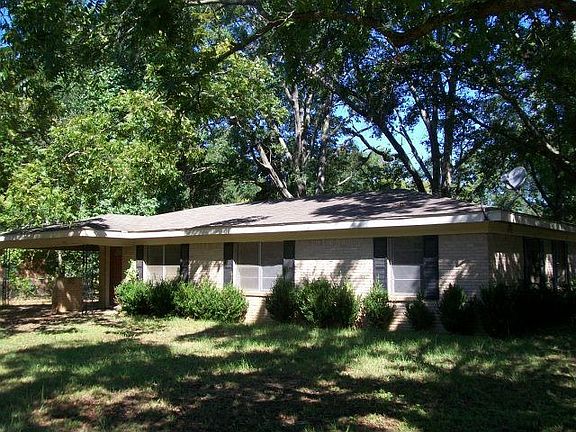 4th image of 301 Sherry Ln