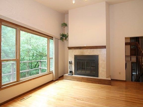 2nd image of 7480 Oak Hill Ct