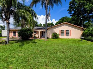 8153 SE Carlton St, Hobe Sound, FL 33455