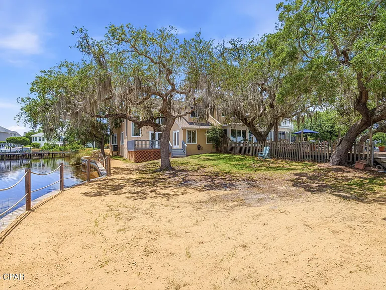 2718 Country Club Dr — Photo 29