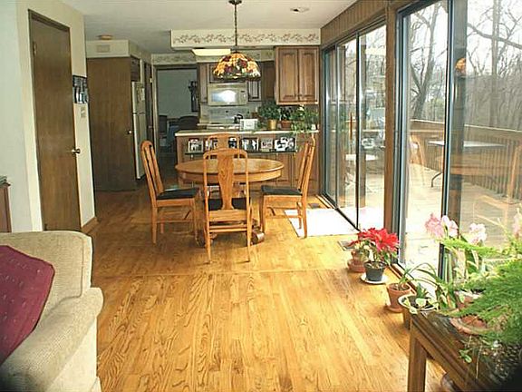 5th image of 3215 Hawthorne Ct