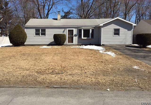 1st image of 9 Tattersall Ln