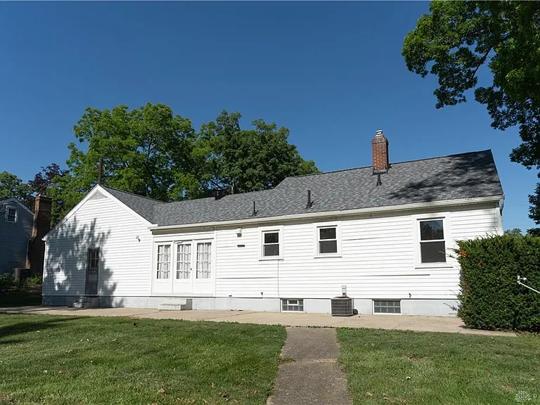 1328 Hanes Rd — Photo 27