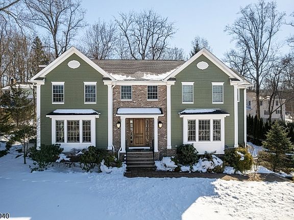 2nd image of 31 Mountainview Rd