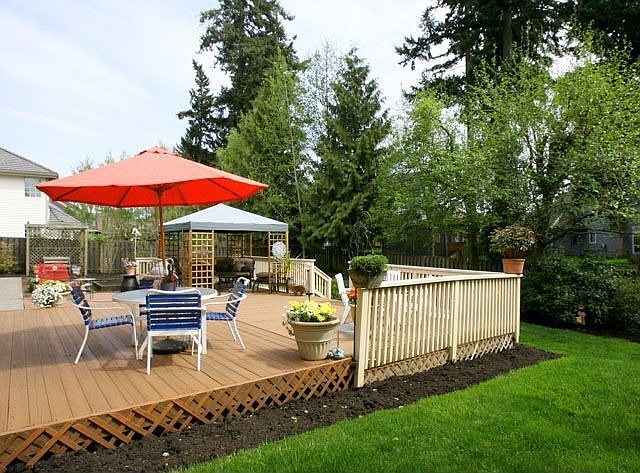 Huge deck for great parties!