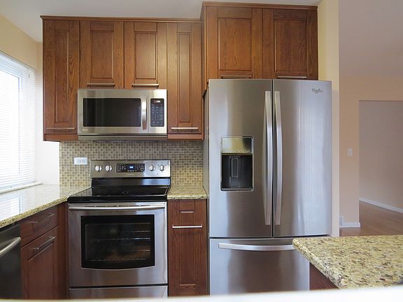 3rd image of 1420 Shermer Rd APT J