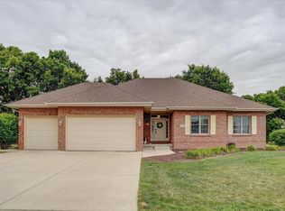 2013 Foggy Mountain Pass, Waunakee, WI 53597