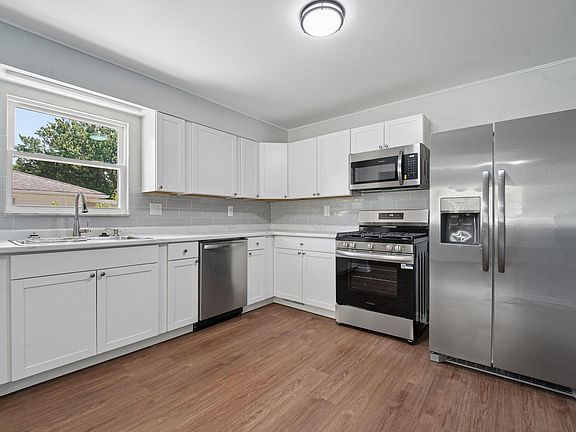 2nd image of 1291 Augmont Ave