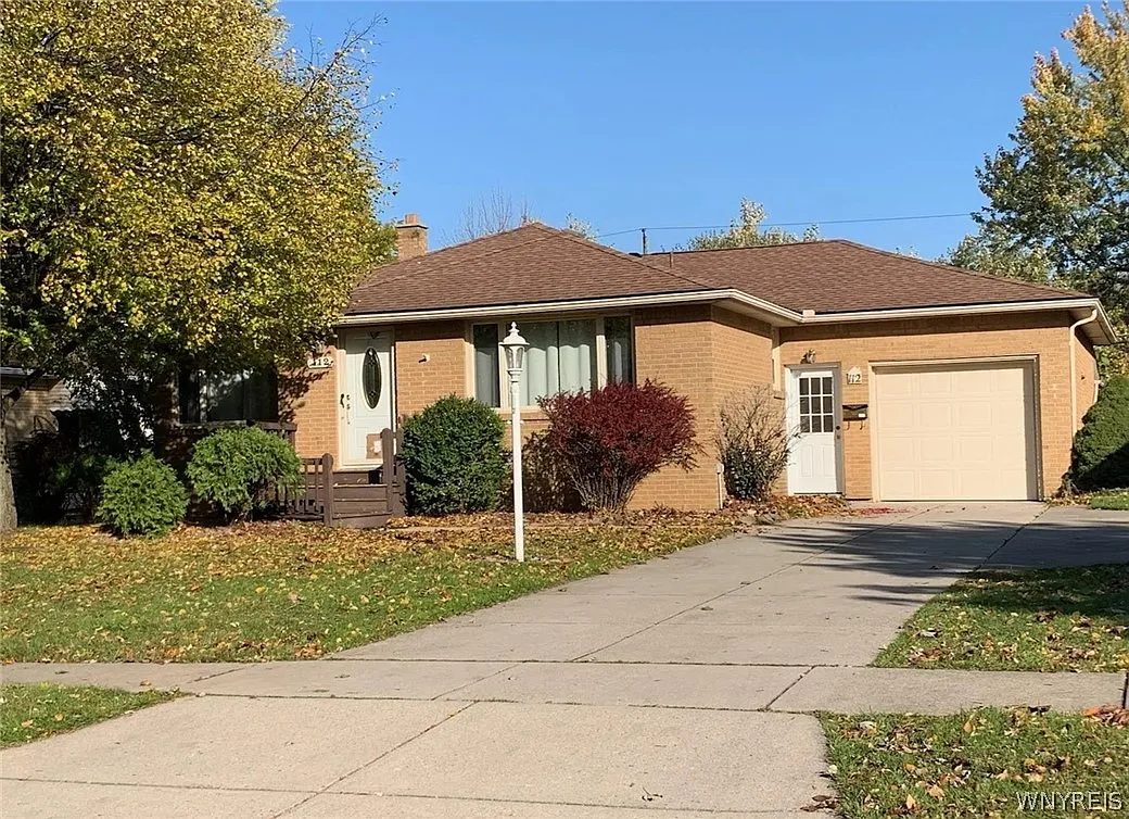 3 bed, 1.0 bath, 1250 sqft, $2,540 — Photo 1