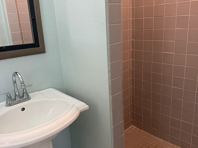 8709 Navajo Ave — Photo 10