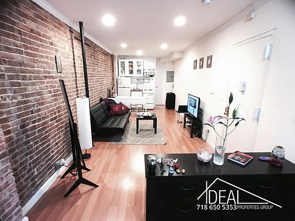 5th image of 69 Pineapple St APT 4