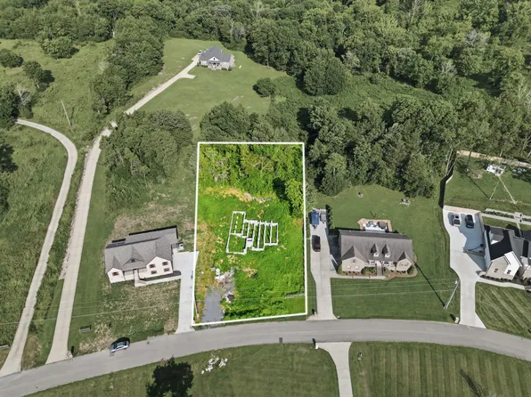 505 Bridle Path Ln, Hartsville, TN 37074