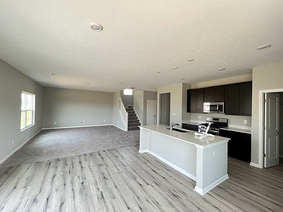 3rd image of 10232 Meadow Ln