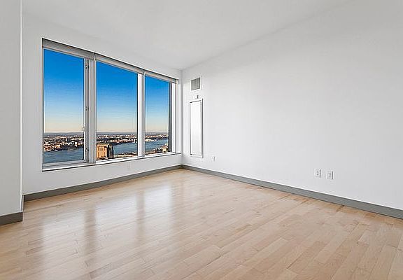 5th image of 8 Spruce St APT 69A