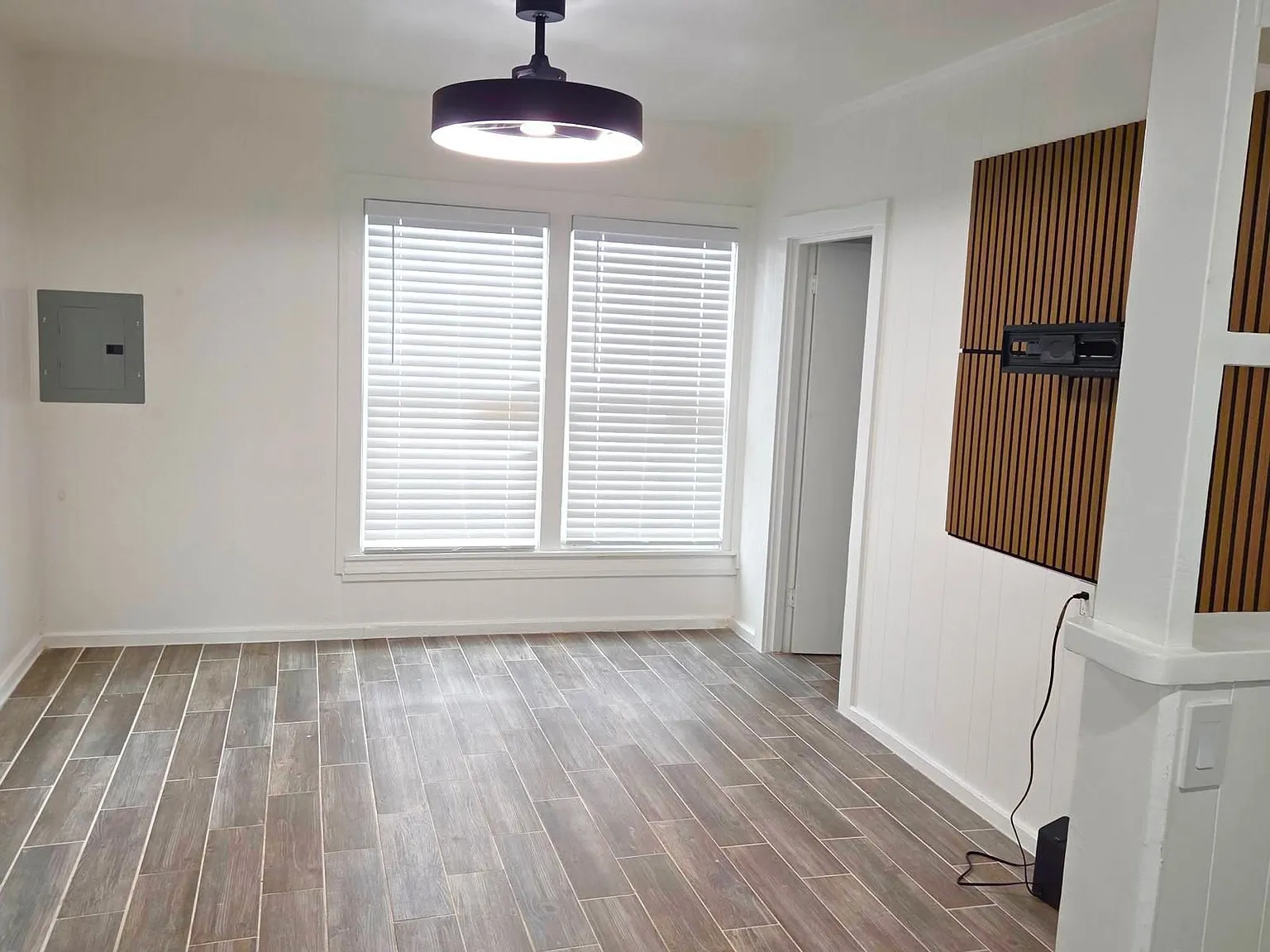 1 bed, 966 sqft, $1,100 — Photo 2