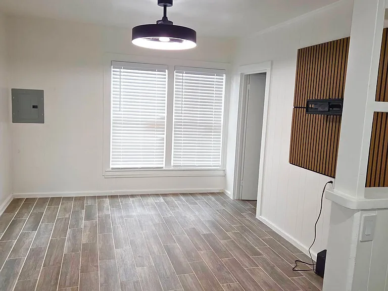 903 Wooding St — Photo 2