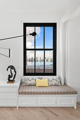 Sold by Compass | media 16