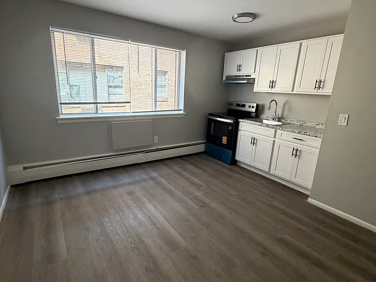 Garden Hill Apartments — Photo 12