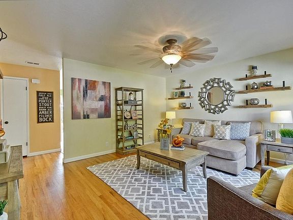 3rd image of 3434 Cabrillo Ave