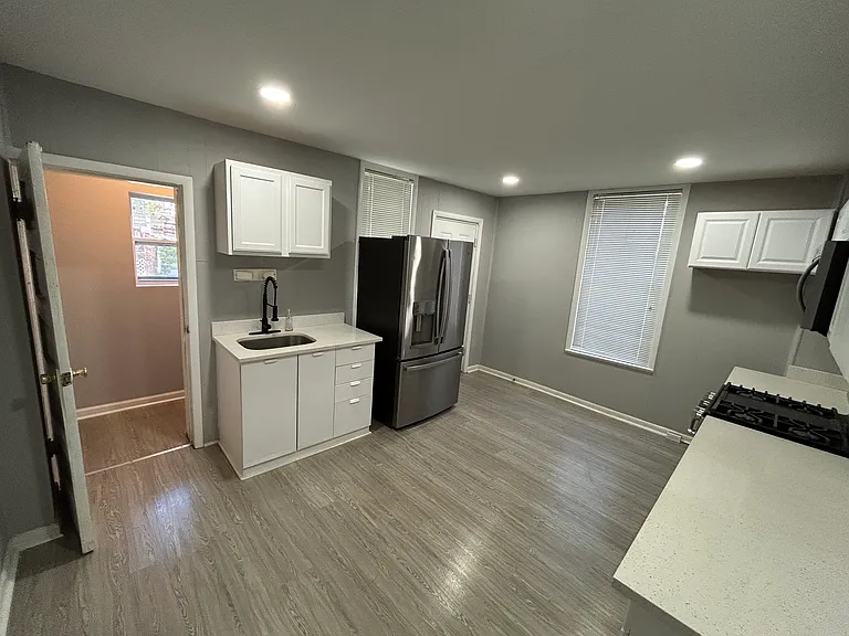 516 Woodbourne Ave — Photo 11