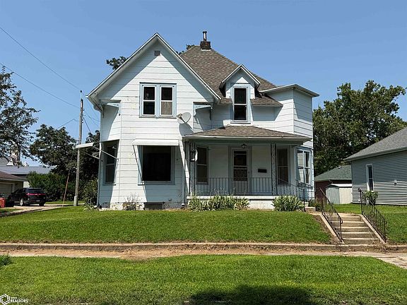 2nd image of 1110 16th Ave