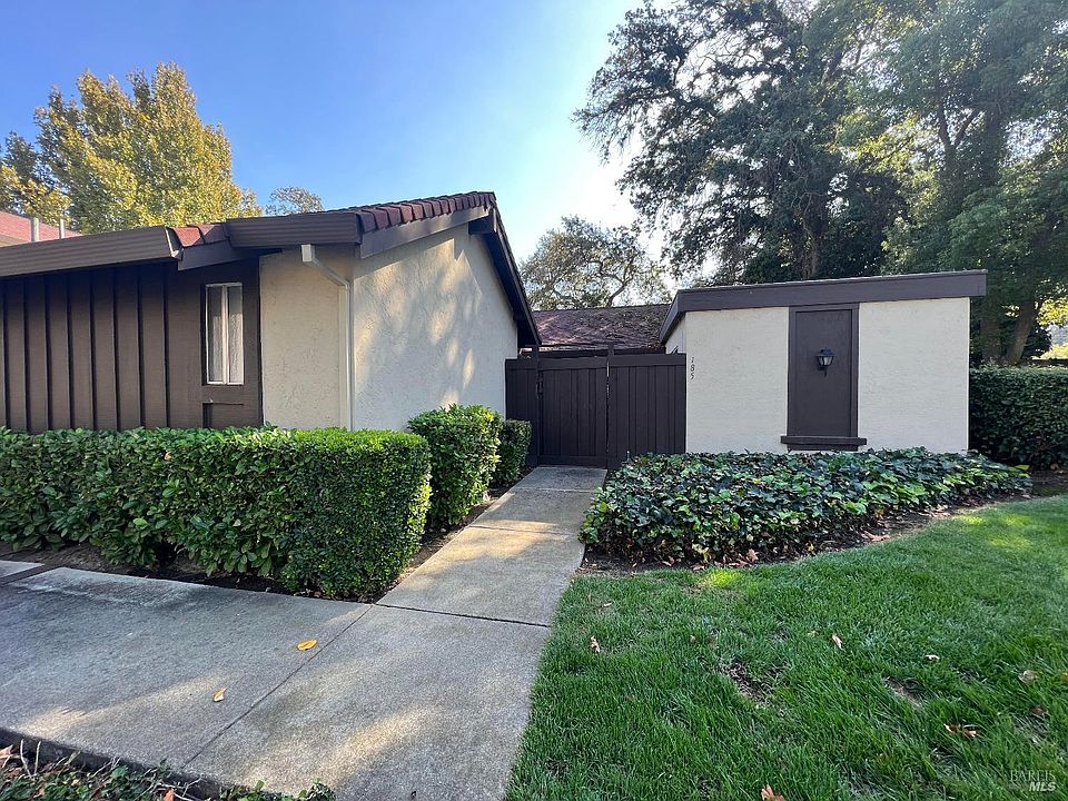 1st image of 185 Fairoaks Drive