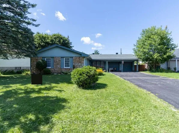 1999 Garfield Ave, Ottawa, ON K2C 0W7