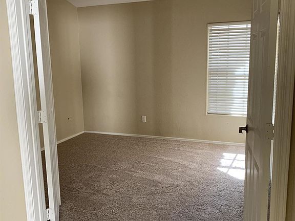 4th image of 29227 N 46th Pl