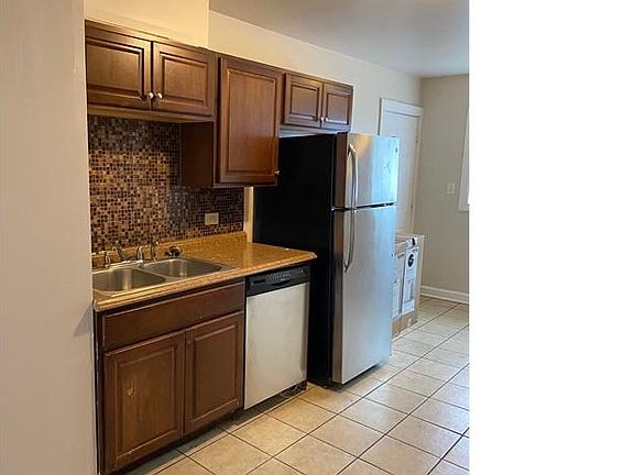 5th image of 7115 S Oglesby Ave APT 1