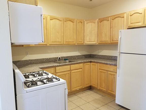5th image of 660 Bay St Ste 3