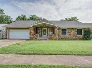301 Prattwood Dr, Sand Springs, OK 74063